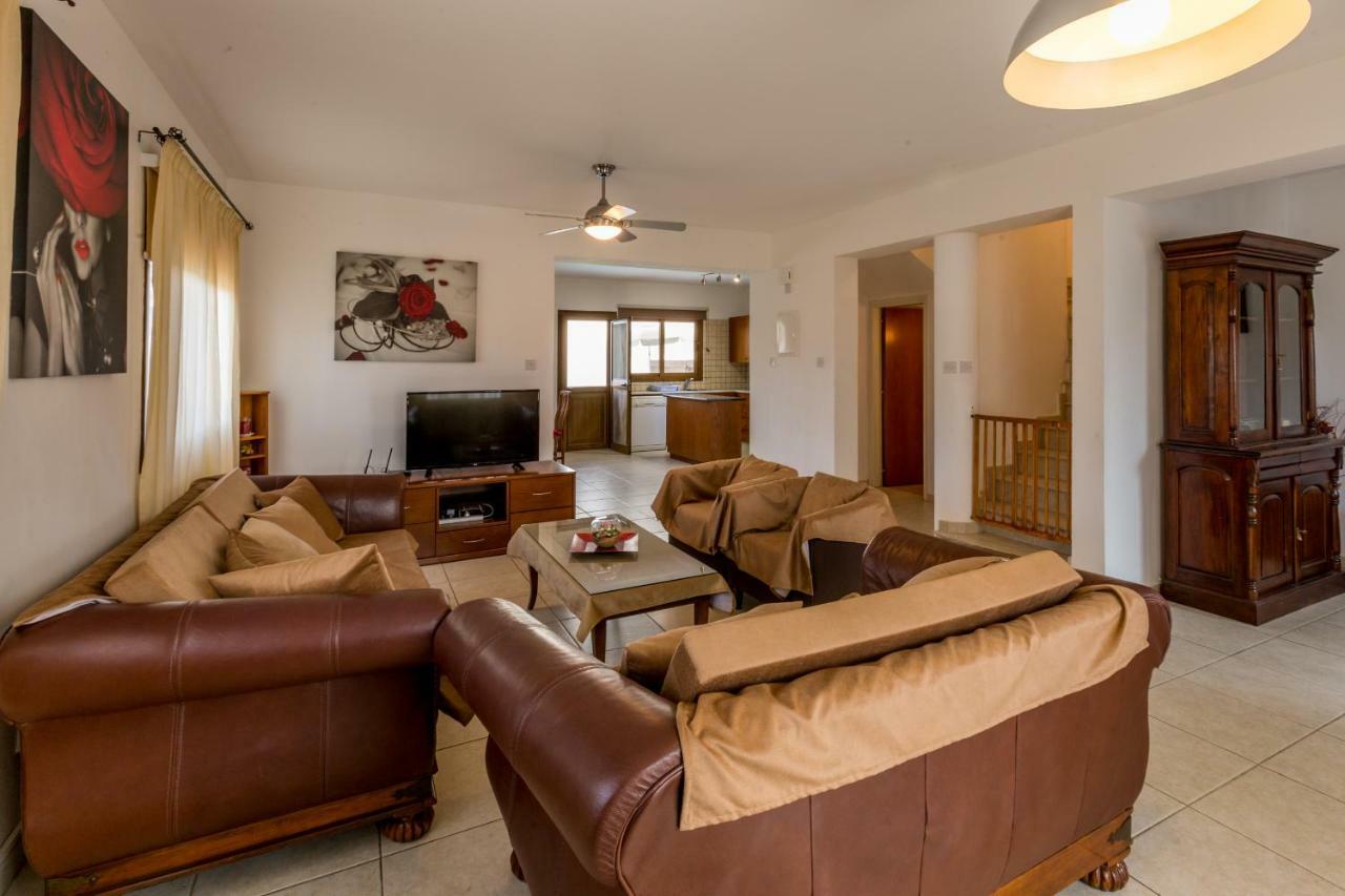 Villa Rina Paphos Ngoại thất bức ảnh