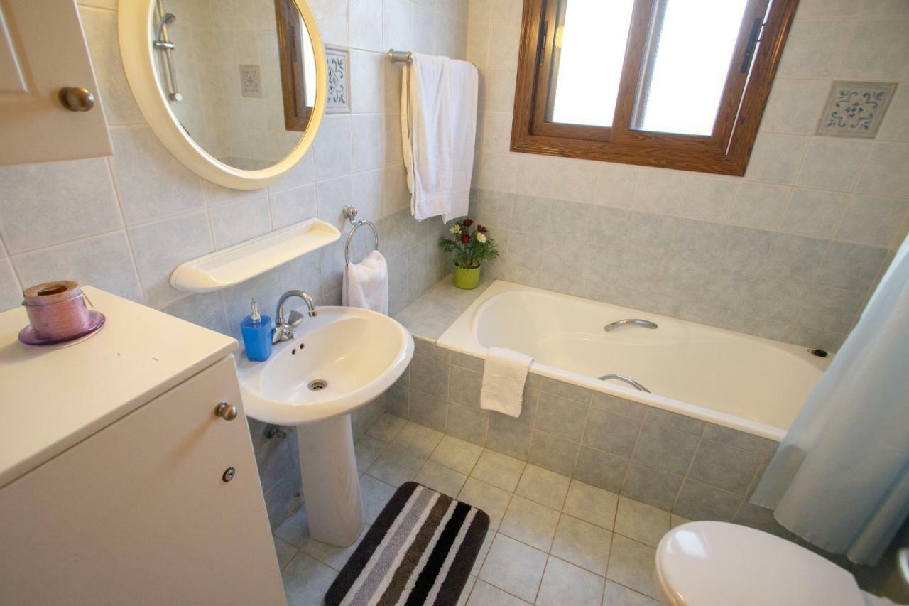 Villa Rina Paphos Ngoại thất bức ảnh